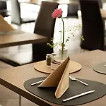 Laurus Hotel